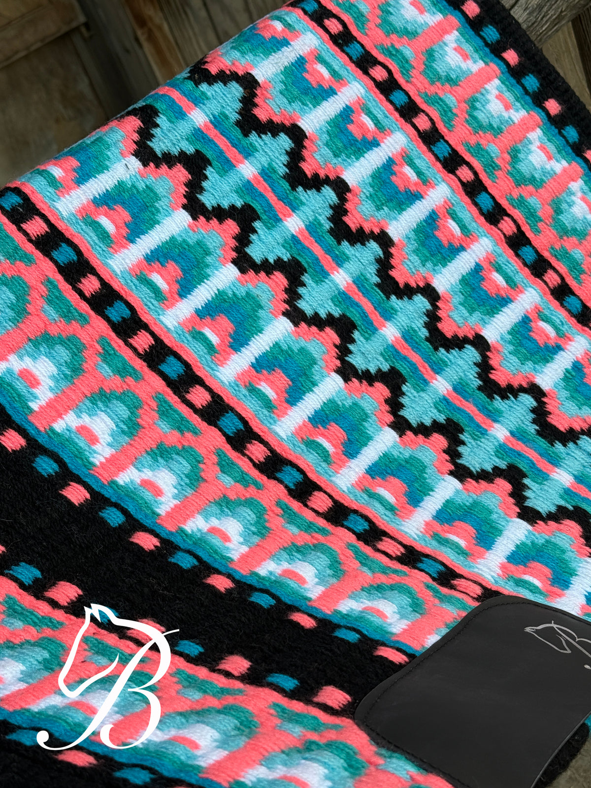 MOD Whizkey Turquoise Peach White Black Base