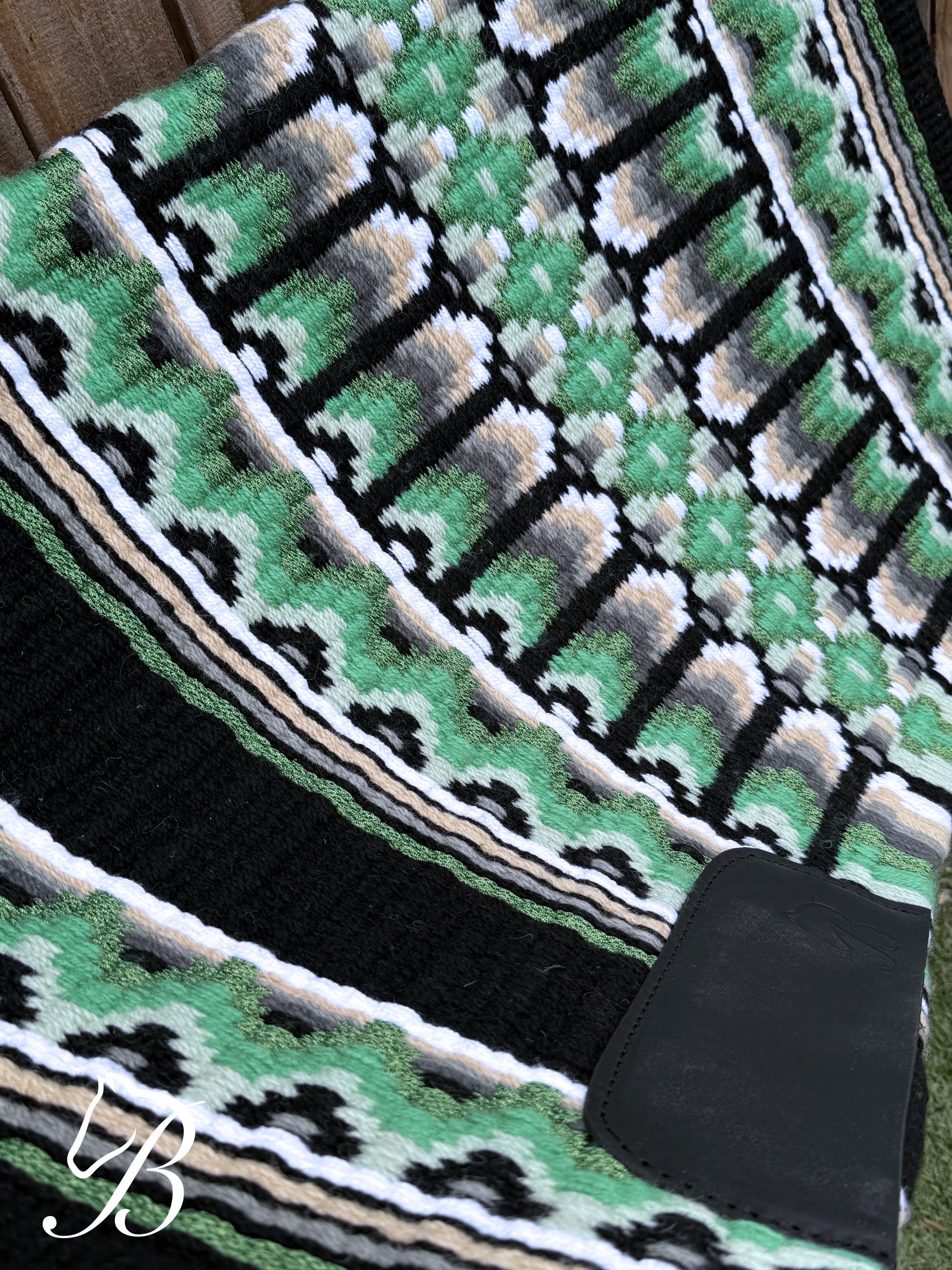 Minted Black Base